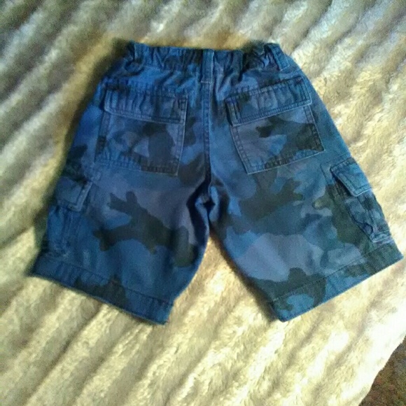 Arizona Jeans Co Cargo Shorts - Picture 2 of 3